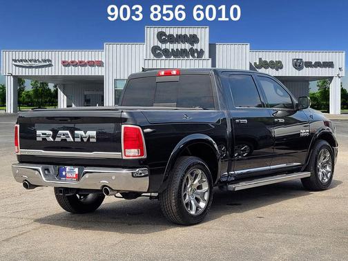Brilliant Black Crystal Pearlcoat 2017 RAM 1500 Longhorn