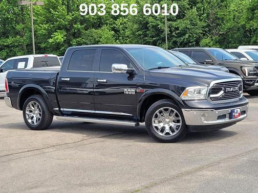 Brilliant Black Crystal Pearlcoat 2017 RAM 1500 Longhorn