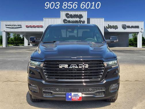 Diamond Black Crystal Pearlcoat 2026 RAM 1500 Laramie