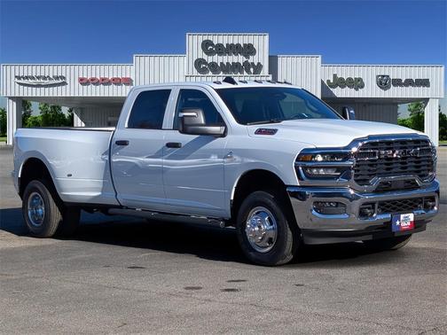 2026 RAM 3500 Tradesman Crew Cab 4x4 8' Box