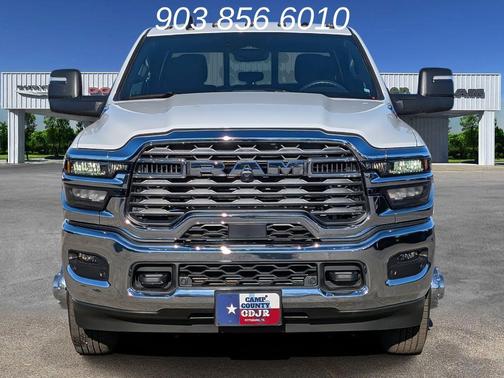 Bright White Clearcoat 2026 RAM 3500 Tradesman Crew Cab 4x4 8' Box