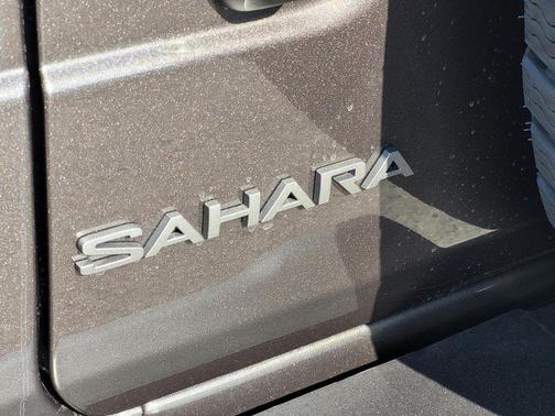 Granite Crystal Metallic Clearcoat 2026 Jeep Wrangler 4-Door Sahara 4x4