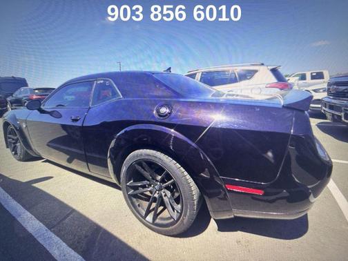 Pitch Black Clearcoat 2018 Dodge Challenger SRT Hellcat