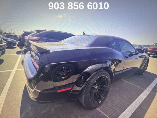 Pitch Black Clearcoat 2018 Dodge Challenger SRT Hellcat