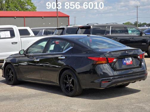 Super Black 2021 Nissan Altima 2.5 SV