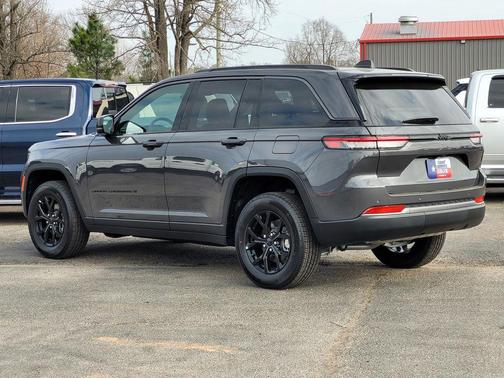 2026 Jeep Grand Cherokee Altitude