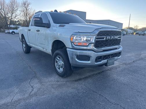 2024 RAM 2500 Tradesman Crew Cab 4x4 6'4' Box