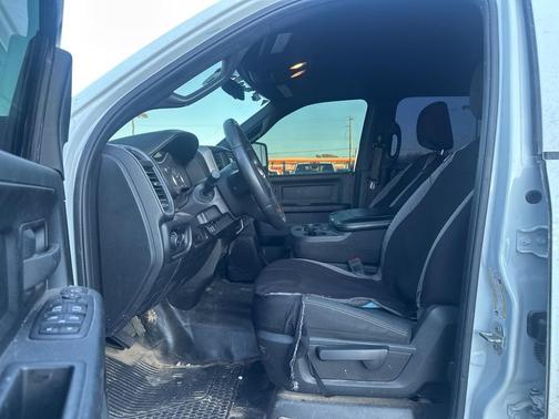 2024 RAM 2500 Tradesman Crew Cab 4x4 6'4' Box