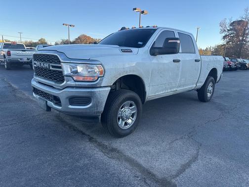 2024 RAM 2500 Tradesman Crew Cab 4x4 6'4' Box