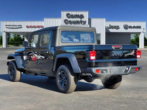 2026 Jeep Gladiator Sport