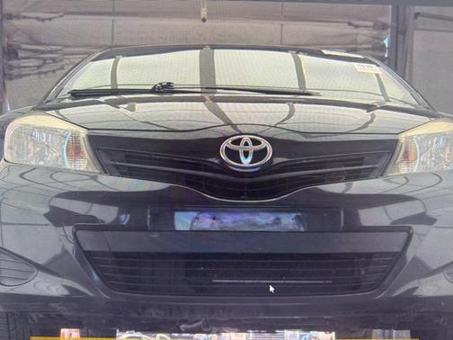2012 Toyota Yaris L