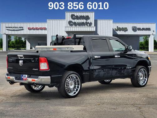 Diamond Black Crystal Pearlcoat 2021 RAM 1500 Big Horn/Lone Star