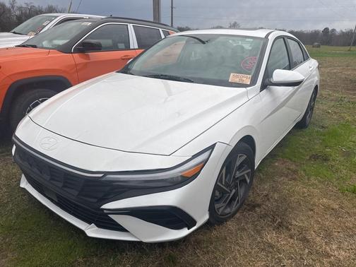 2025 Hyundai ELANTRA SEL