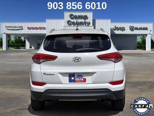 Winter White 2016 Hyundai TUCSON SE