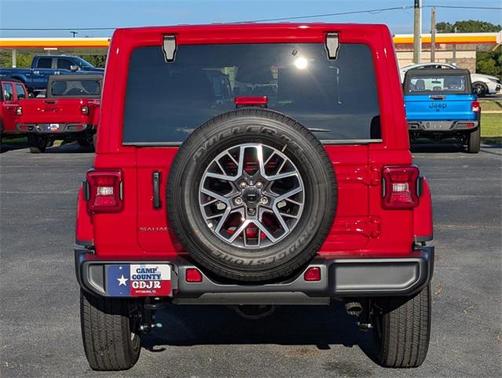 2025 Jeep Wrangler 4-Door Sahara 4x4