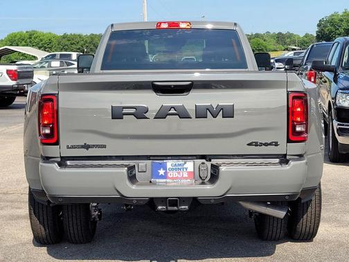 Ceramic Gray Clearcoat 2026 RAM 3500 Lone Star Crew Cab 4x4 8' Box