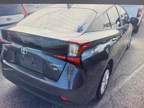 2022 Toyota Prius L