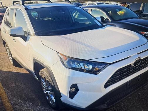 2020 Toyota RAV4 XLE Premium