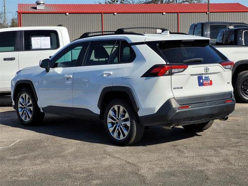 2020 Toyota RAV4 XLE Premium