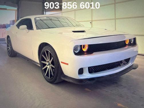 White Knuckle Clearcoat 2019 Dodge Challenger SXT
