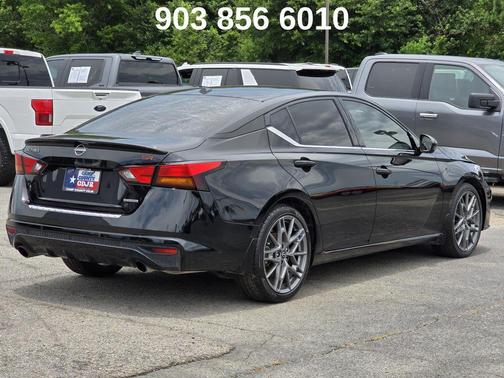 Super Black 2023 Nissan Altima SR VC-Turbo FWD