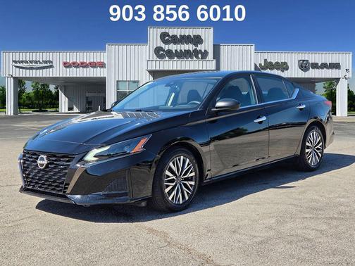 Super Black 2025 Nissan Altima 2.5 SV