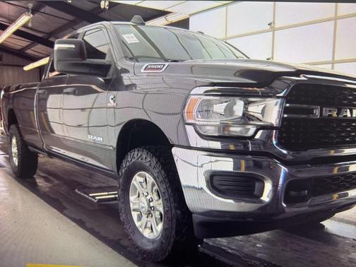 2023 RAM 3500 Big Horn Crew Cab 4x4 8' Box