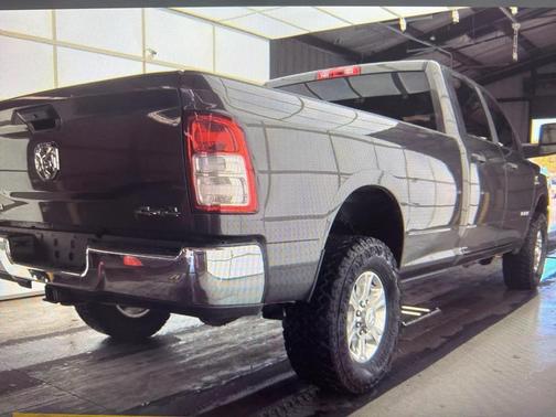 2023 RAM 3500 Big Horn Crew Cab 4x4 8' Box