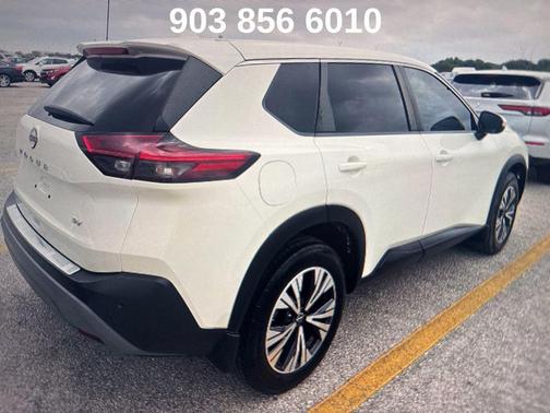 Pearl White Tricoat 2022 Nissan Rogue SV