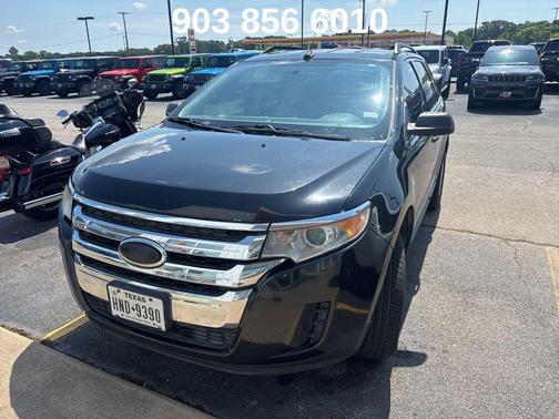 Tuxedo Black Metallic 2014 Ford Edge SE