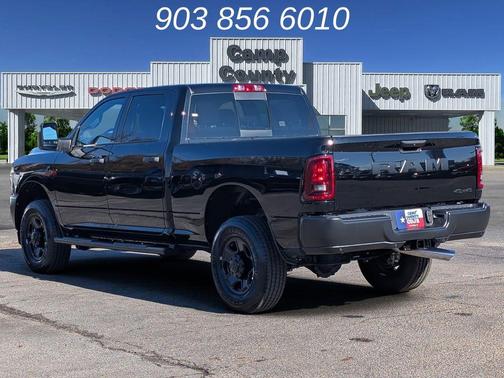 Diamond Black Crystal Pearlcoat 2026 RAM 2500 Tradesman Crew Cab 4x4 6'4' Box