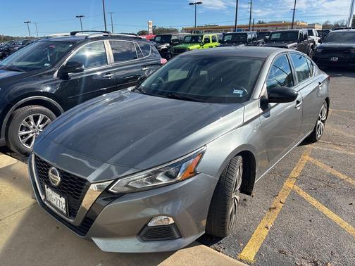 2021 Nissan Altima SR FWD