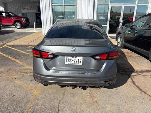 2021 Nissan Altima SR FWD