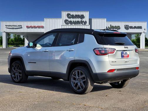 Silver Zynith Metallic Clearcoat 2026 Jeep Compass Limited