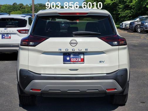 Pearl White Tricoat 2022 Nissan Rogue SV