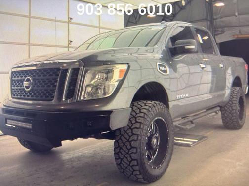 2017 Nissan Titan SV