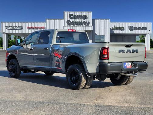 2026 RAM 3500 Tradesman Crew Cab 4x2 8' Box