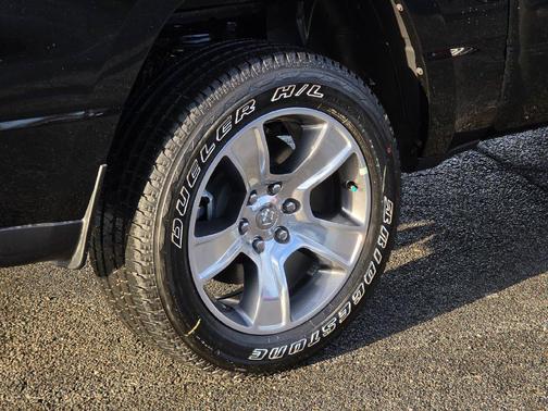 Diamond Black Crystal Pearlcoat 2027 RAM 1500 Express
