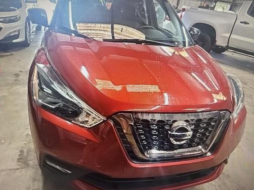 2020 Nissan Kicks SR