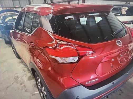 2020 Nissan Kicks SR