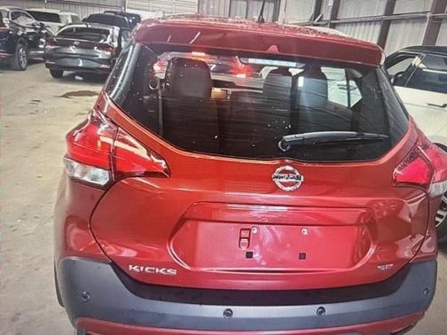 2020 Nissan Kicks SR