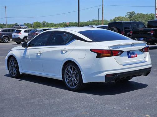 2023 Nissan Altima SR VC-Turbo FWD