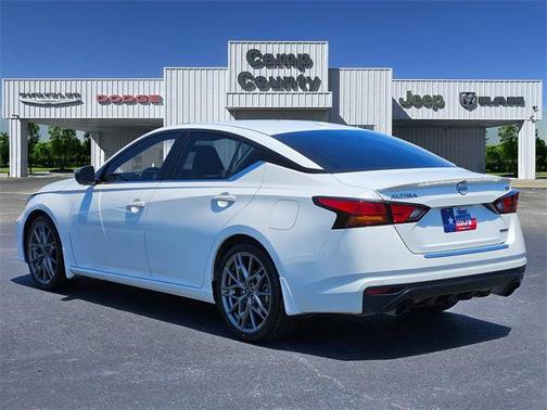 2023 Nissan Altima SR VC-Turbo FWD