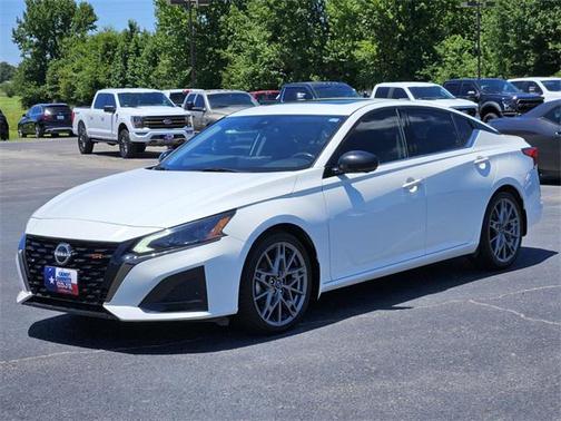 2023 Nissan Altima SR VC-Turbo FWD