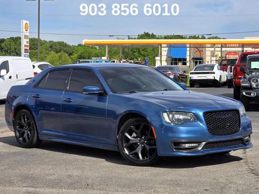 2022 Chrysler 300 Touring