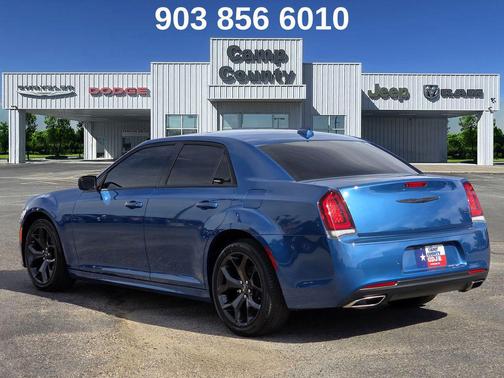 2022 Chrysler 300 Touring