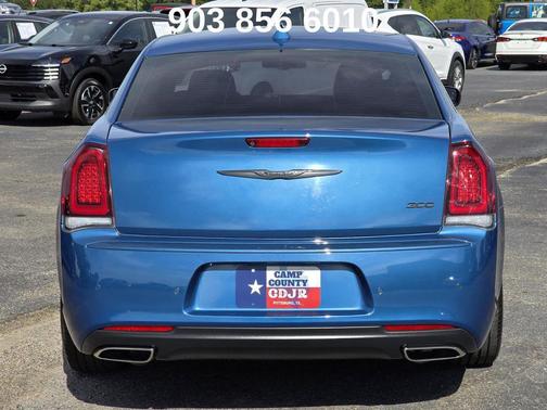 2022 Chrysler 300 Touring