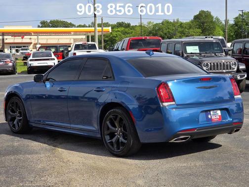 2022 Chrysler 300 Touring