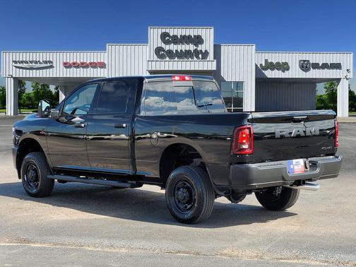 Diamond Black Crystal Pearlcoat 2026 RAM 2500 Tradesman Crew Cab 4x4 6'4' Box