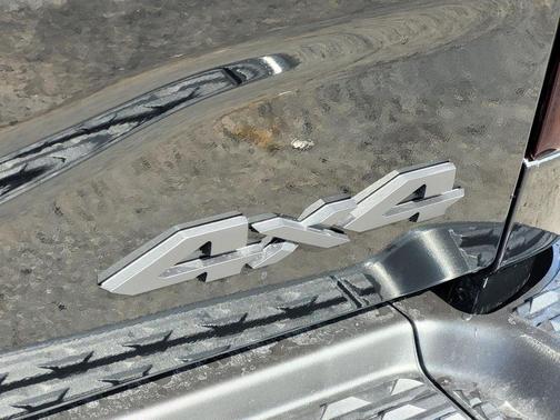 Diamond Black Crystal Pearlcoat 2026 RAM 2500 Tradesman Crew Cab 4x4 6'4' Box